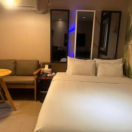 V Motel